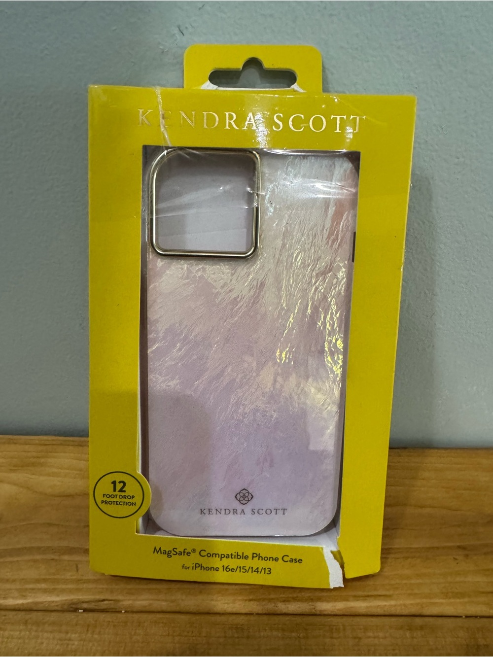 Kendra Scott Iridescent Pink MagSafe-Compatible Phone Case